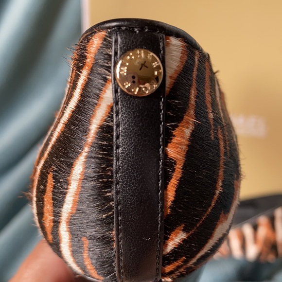 Micheal Kors Animal print shoes - Picture 4 of 10